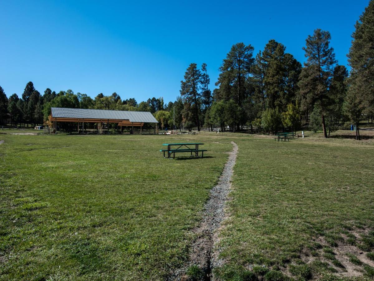 Apache Village Cabinette 13, Queen Bed, Midtown, Sleeps 2 Ruidoso Exterior foto